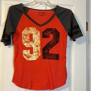 Short sleeved baseball style t shirt